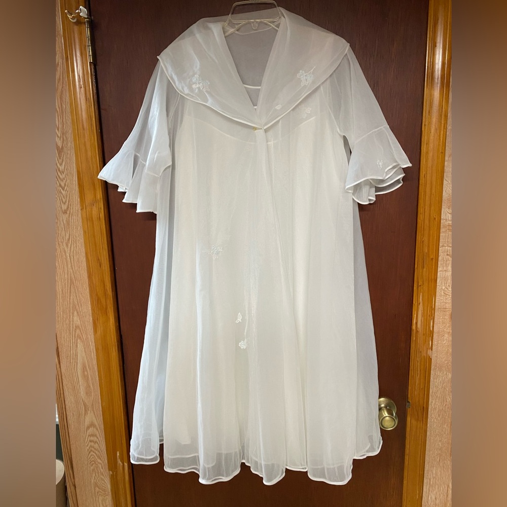 Vintage 1960s Sans Souci Night sheer Appliqué White gown & robe peignoir set M/L